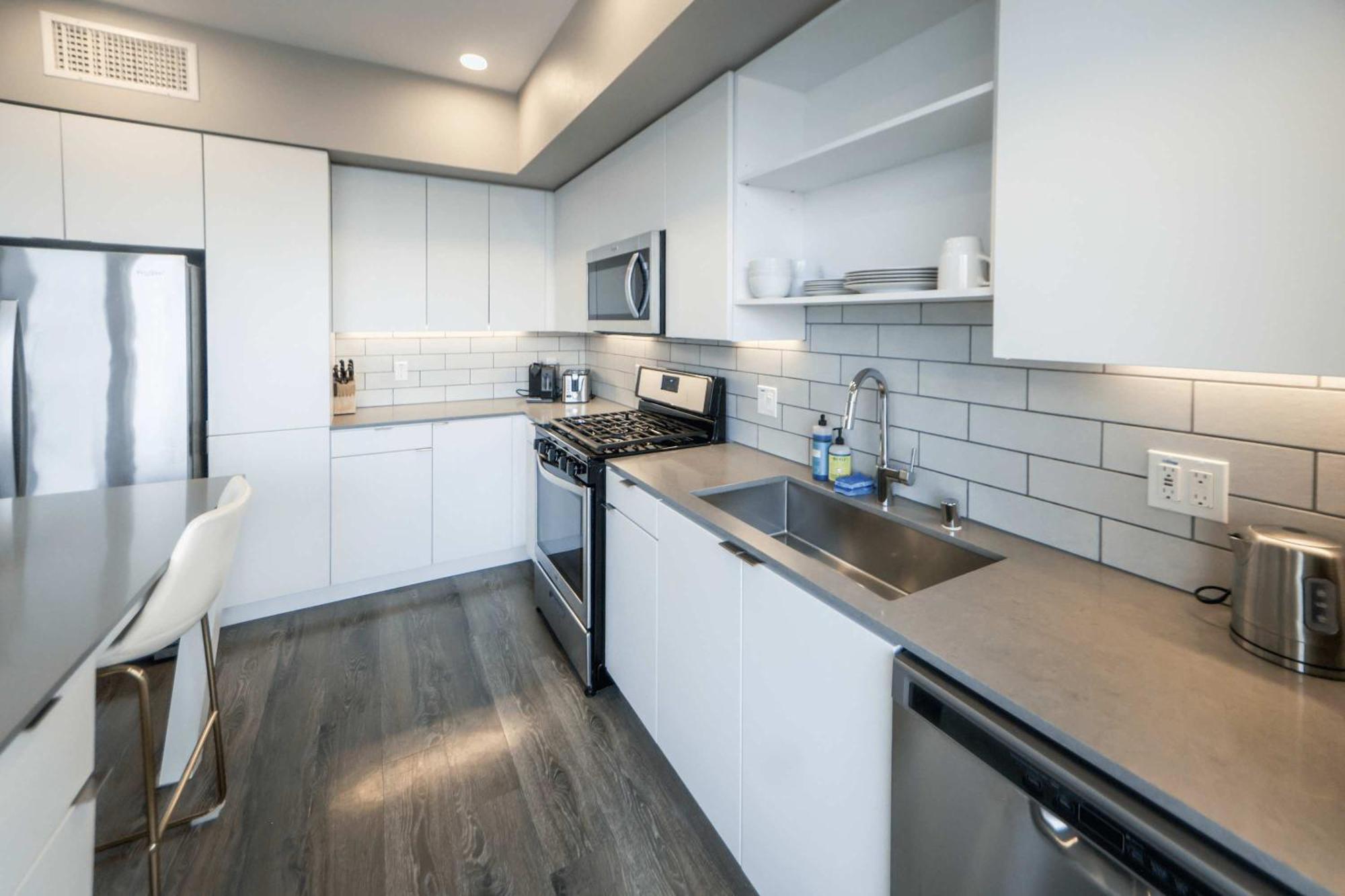 Upscale 2br Amenities West Hollywood
